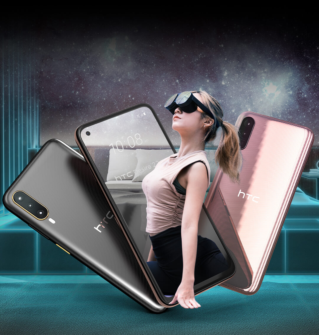 穿戴 VIVE Flow 的女玩家