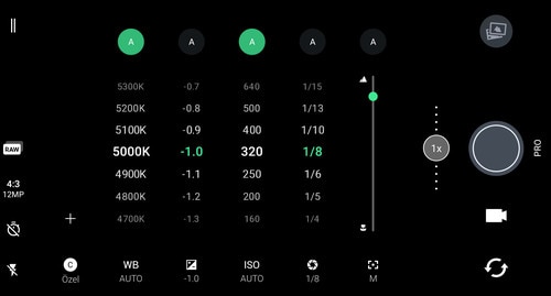 Camera viewfinder screen showing various controls that you can set manually.